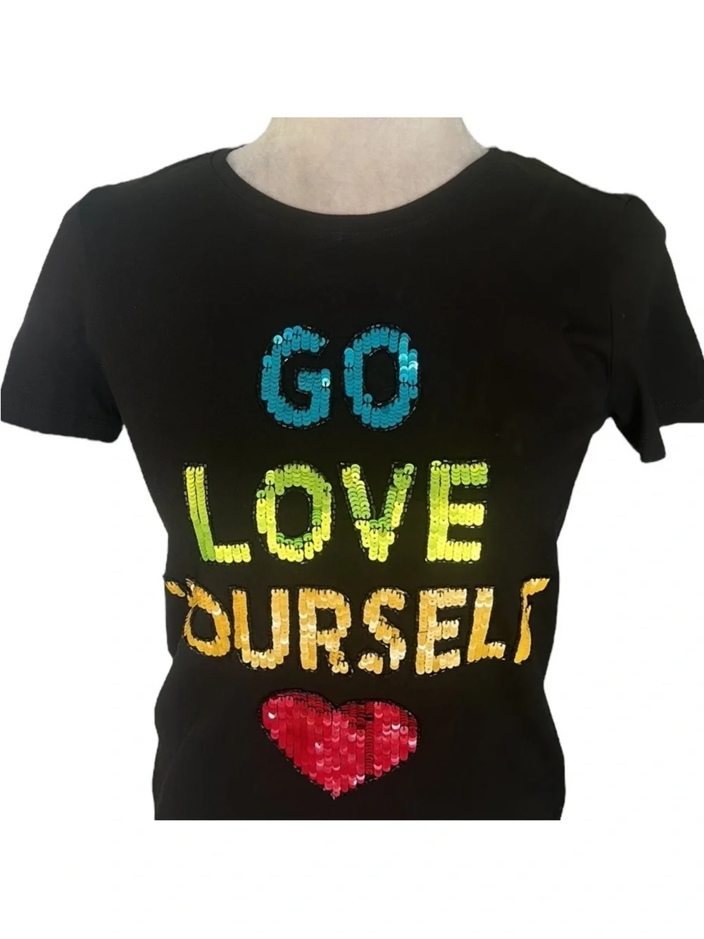 Alice + Olivia Black Sequin "Go Love Yourself" Tee with Red Heart Size L - Picture 8 of 10